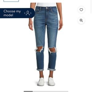 No boundaries mom jeans